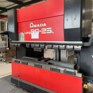 AMADA HFE 80 t x 2550 8 osi CNC 2008 skok 350mm